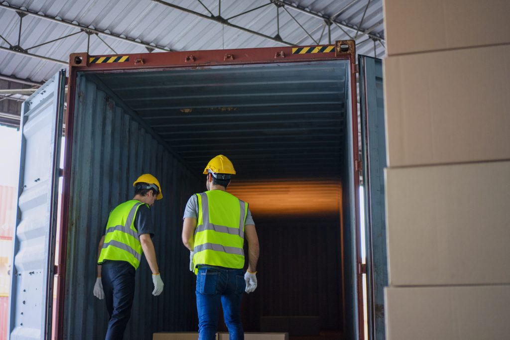 Como é importar da China em container compartilhado